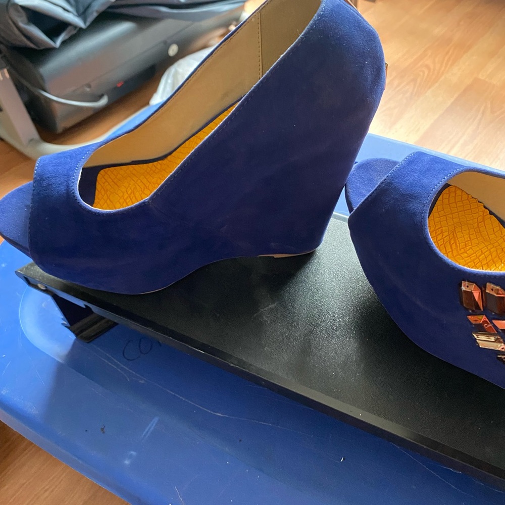 Royal blue wedge with gem emblems
